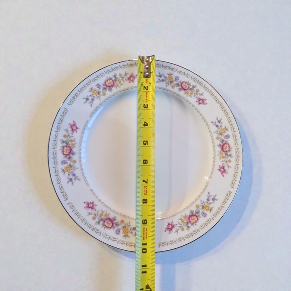 Floral Porcelain Dinnerware Set - Picture 2 of 5